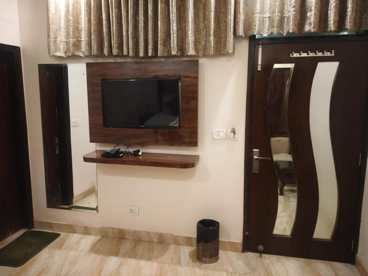 Adb Rooms Hotel Indo Continental ニューデリー エクステリア 写真